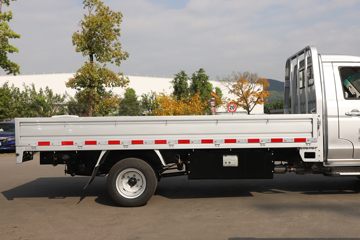 Դ S6 ׼ 2L 130 CNG 3.855׵΢(JKC1034D6X2CNG)ͼƬ