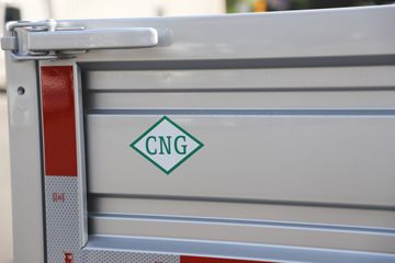 Դ S6 ׼ 2L 130 CNG 3.855׵΢(JKC1034D6X2CNG)ͼƬ