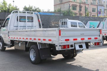 Դ S6 ׼ 2L 130 CNG 3.855׵΢(JKC1034D6X2CNG)ͼƬ