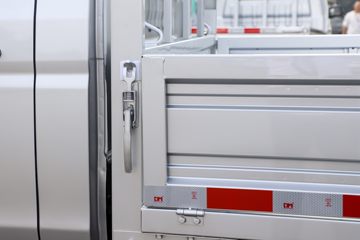 Դ S6 ׼ 2L 130 CNG 3.855׵΢(JKC1034D6X2CNG)ͼƬ
