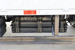 飞碟HV5 4.5T 4.15米单排插电式增程混合动力仓栅式轻卡(FD5040CCYW17SHEV-1)41.6kWh
