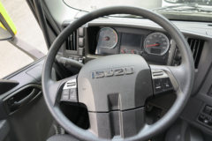 庆铃 五十铃巨咖VC66 350马力 8X4 电源车底盘(QL1310LCYHY)