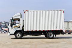 陕汽商用车 德龙G1 137马力 4.18米单排厢式轻卡(法士特6档)(SX5041XXYNP6331)