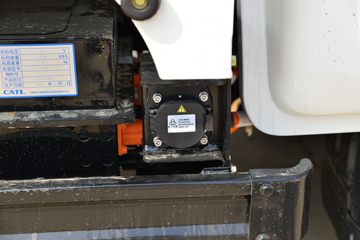 �ɵ�EF3 4.3T 4.01�׵��Ŵ��綯����С��(FD1044D66BEV-2)55.7kWhͼƬ