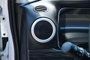 �������� ��R 1.6L 122���� ���� 3.7�׵�����ʽ΢��(YTQ5031XXYPHQ331)ͼƬ