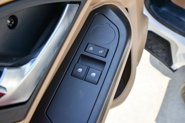 �������� ��R 1.6L 122���� ���� 3.7�׵�����ʽ΢��(YTQ5031XXYPHQ331)ͼƬ