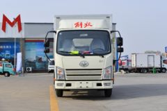 解放虎VR 2.3L柴油 130马力 蒙沃5档 3.32米排半厢式轻卡图片
