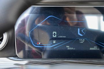 �������� ��R 1.6L 122���� ���� 3.7�׵�������΢��(YTQ1031PHQ331)ͼƬ