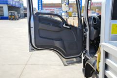 蓝擎轻卡 龙N 151马力 4.18米单排栏板轻卡(中体)(YTQ1041KK333-2)