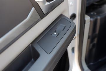 �������� ��R ����� 1.6L 122���� ���� 3.05��˫������΢��ͼƬ