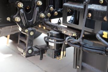 һ����� J6L�п� 6X4 ���綯���ǣ����282kWhͼƬ