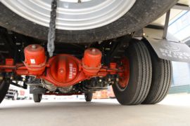 多利卡D6&nbsp;冷藏车底盘图片