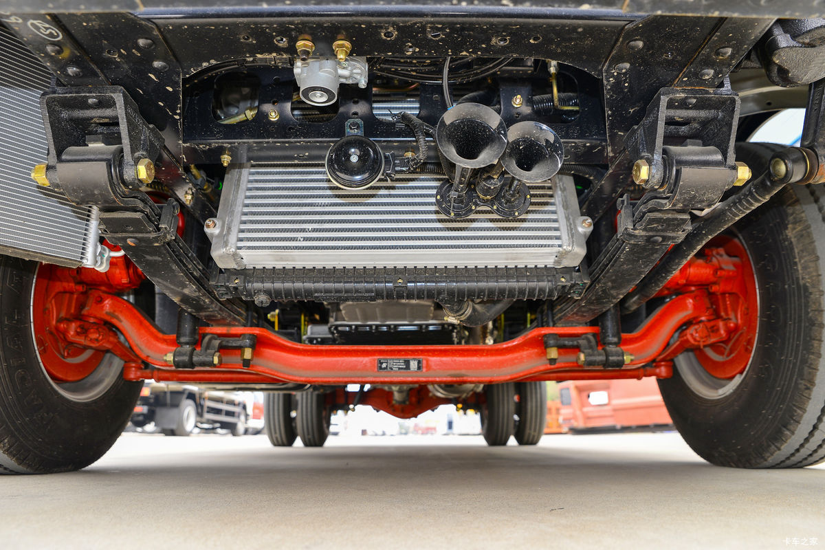  D6-M ܰ 163 4X2 4.06س(EQ5041XLC5CDFAC)