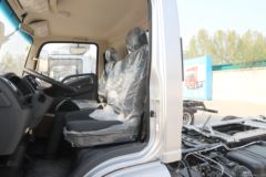 陕汽轻卡 德龙K1 基础型 160马力 4.18米单排栏板轻卡(国六)(YTQ1041KH333) 陕汽轻卡 德龙K1 基础型 160马力 4.18米单排栏板轻卡(国六)(YTQ1041KH333)