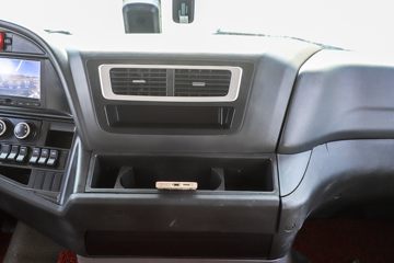 �й����� HOWO TX�ؿ� 25T 6X4 ����ʽ���綯ǣ����282kWhͼƬ