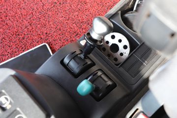 �й����� HOWO TX�ؿ� 25T 6X4 ����ʽ���綯ǣ����282kWhͼƬ