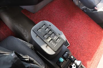 �й����� HOWO TX�ؿ� 25T 6X4 ����ʽ���綯ǣ����282kWhͼƬ