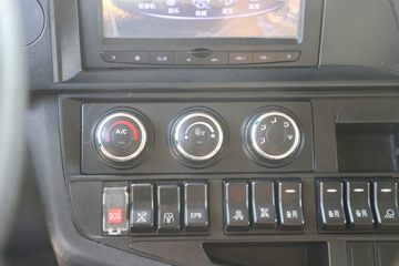 �й����� HOWO TX�ؿ� 25T 6X4 ����ʽ���綯ǣ����282kWhͼƬ