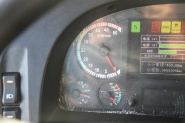 �й����� HOWO TX�ؿ� 25T 6X4 ����ʽ���綯ǣ����282kWhͼƬ