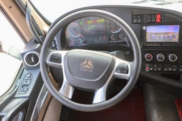 �й����� HOWO TX�ؿ� 25T 6X4 ����ʽ���綯ǣ����282kWhͼƬ