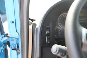 �й����� HOWO TX�ؿ� 25T 6X4 ����ʽ���綯ǣ����282kWhͼƬ