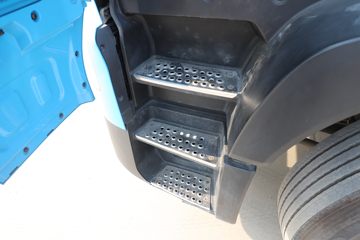 �й����� HOWO TX�ؿ� 25T 6X4 ����ʽ���綯ǣ����282kWhͼƬ