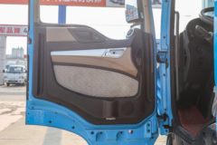 中国重汽 HOWO TX重卡 25T 6X4 换电式纯电动牵引车(ZZ4257V384GZ1SBEV)282kWh