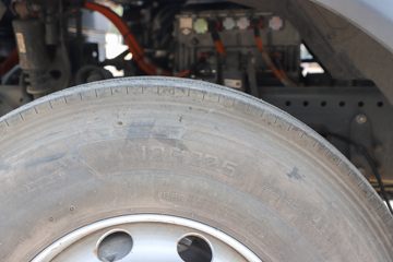 �й����� HOWO TX�ؿ� 25T 6X4 ����ʽ���綯ǣ����282kWhͼƬ