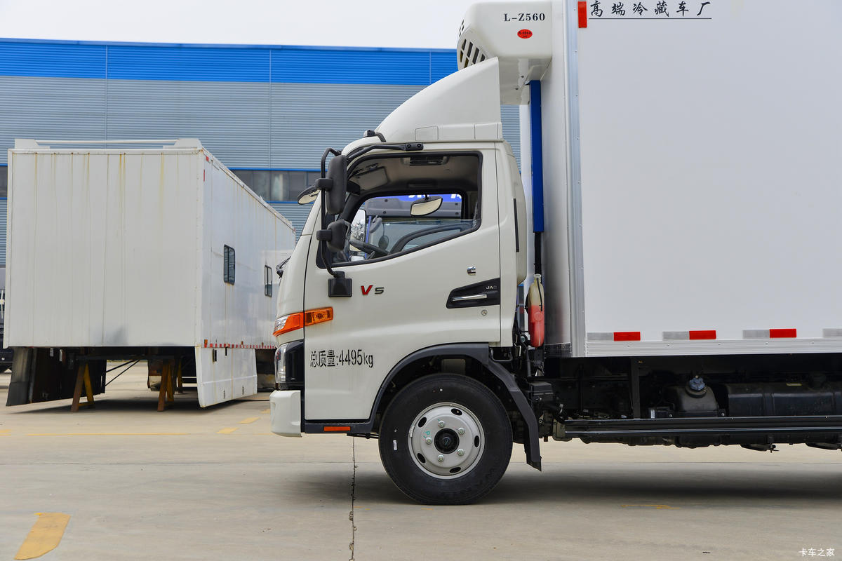  V5 150 4X2 4.03س(HFC5045XLCP32K2C7S)