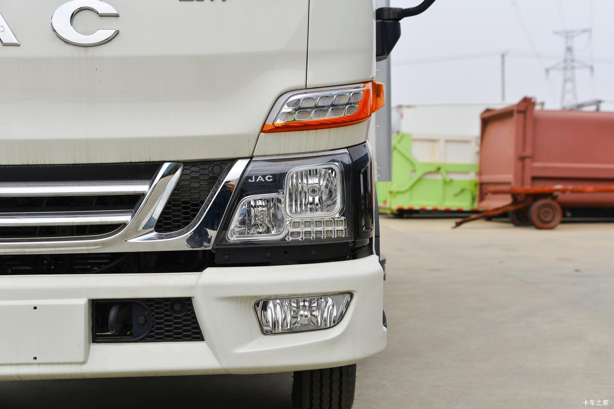  V5 150 4X2 4.03س(HFC5045XLCP32K2C7S)