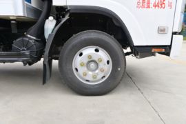 铃咖 冷藏车底盘图片