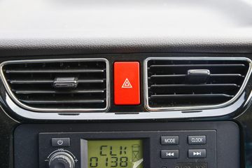 ���� ����M2 1.6L 122���� ���� 4X2 3.5����س�(������)ͼƬ