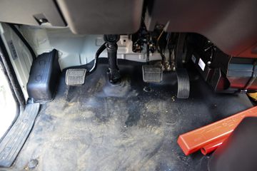 ���� ����M2 1.6L 122���� ���� 4X2 3.5����س�(������)ͼƬ