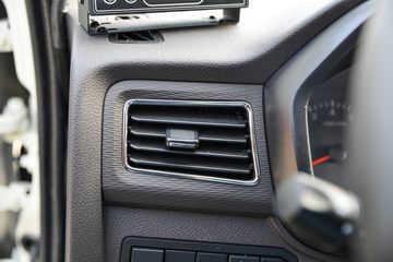 ���� ����M2 1.6L 122���� ���� 4X2 3.5����س�(������)ͼƬ