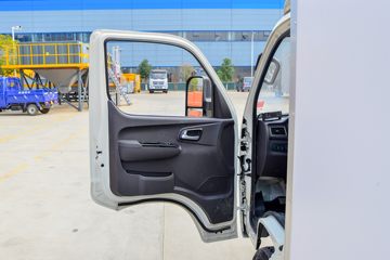 ���� ����M2 1.6L 122���� ���� 4X2 3.5����س�(������)ͼƬ