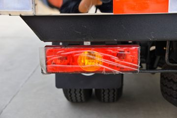 ���� ����M2 1.6L 122���� ���� 4X2 3.5����س�(������)ͼƬ