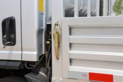 蓝擎轻卡 龙N 舒适型 140马力 4.18米单排栏板轻卡(宽体)(YTQ1041KK333)