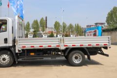 蓝擎轻卡 龙N 舒适型 140马力 4.18米单排栏板轻卡(宽体)(YTQ1041KK333)