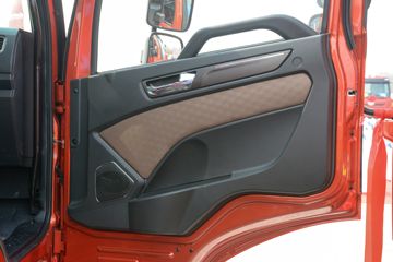 �ൺ��� ��V�п�2.0 190���� 4X2ǣ����(��ʿ��8��)ͼƬ