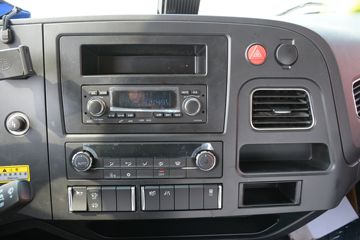 �ൺ��� ��V�п�2.0 190���� 4X2ǣ����(��ʿ��8��)ͼƬ