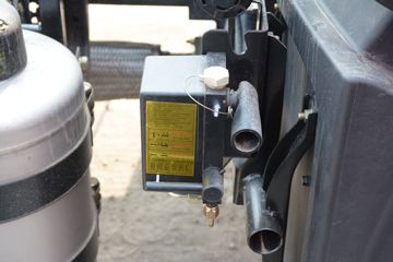 �ൺ��� ��V�п�2.0 190���� 4X2ǣ����(��ʿ��8��)ͼƬ