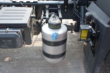 �ൺ��� ��V�п�2.0 190���� 4X2ǣ����(��ʿ��8��)ͼƬ