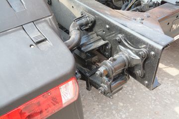 �ൺ��� ��V�п�2.0 190���� 4X2ǣ����(��ʿ��8��)ͼƬ