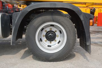 �ൺ��� ��V�п�2.0 190���� 4X2ǣ����(��ʿ��8��)ͼƬ