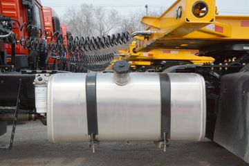 �ൺ��� ��V�п�2.0 190���� 4X2ǣ����(��ʿ��8��)ͼƬ