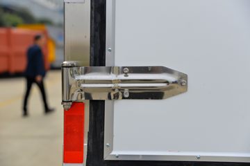 ���� ��ʮ��KV600 132���� 4X2 5.15����س�(������)ͼƬ