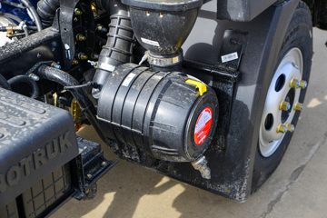 �й�����HOWO ͳ˧ 170���� 3.85���Ű������Ῠ(ZZ1107G3315F1)ͼƬ