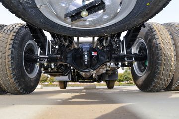 �й�����HOWO ͳ˧ 170���� 3.85���Ű������Ῠ(ZZ1107G3315F1)ͼƬ