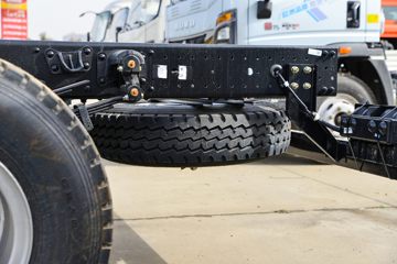 �й�����HOWO ͳ˧ 170���� 3.85���Ű������Ῠ(ZZ1107G3315F1)ͼƬ