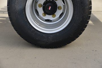 �й�����HOWO ͳ˧ 170���� 3.85���Ű������Ῠ(ZZ1107G3315F1)ͼƬ